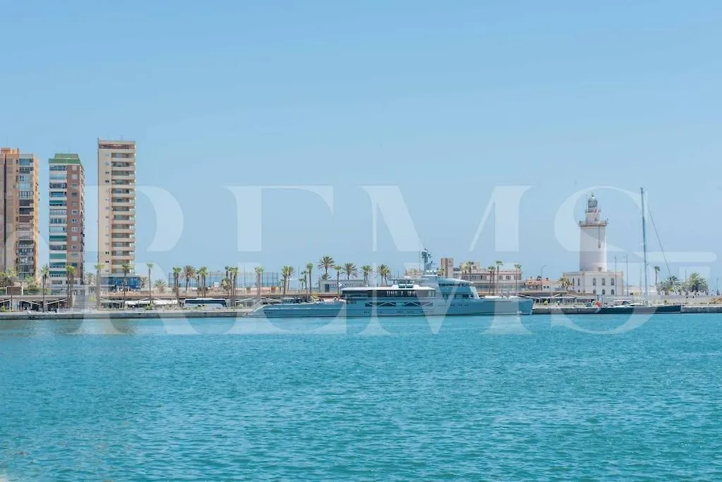 Comfortable Apartment In The Center By Rems Malaga